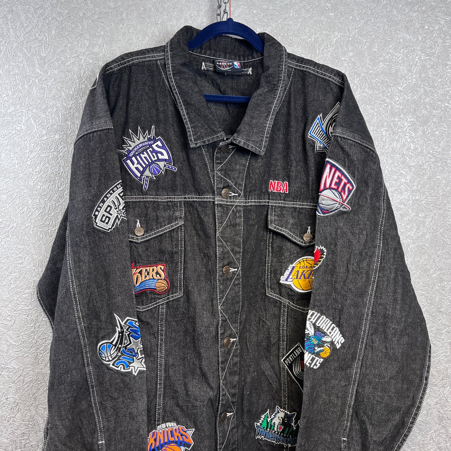 Vintage Unk NBA Jeansjacke Batches 3X-Large